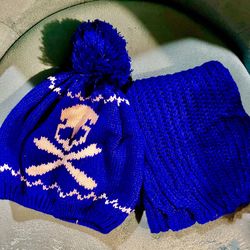 Beanie and scarf set brand new item skull style