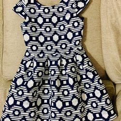 Beautiful Lined Dress - Girl’s Size 7 - by Crazy 8