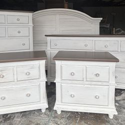 King Bedroom Set Complete With 2 Dressers,2 Nightstands Headboard And Footboard 