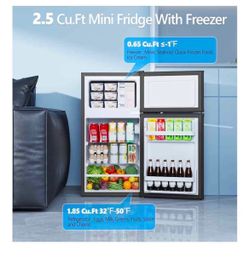 2.5 Cu.Ft Mini Fridge with Freezer