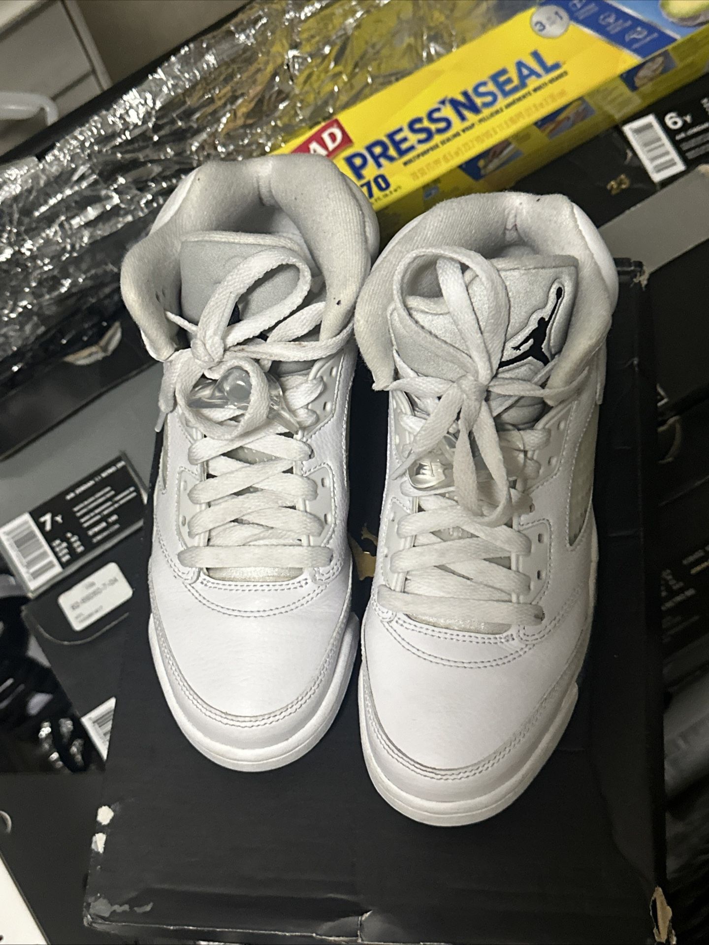 Jordan 5 White Metallic Size 5Y