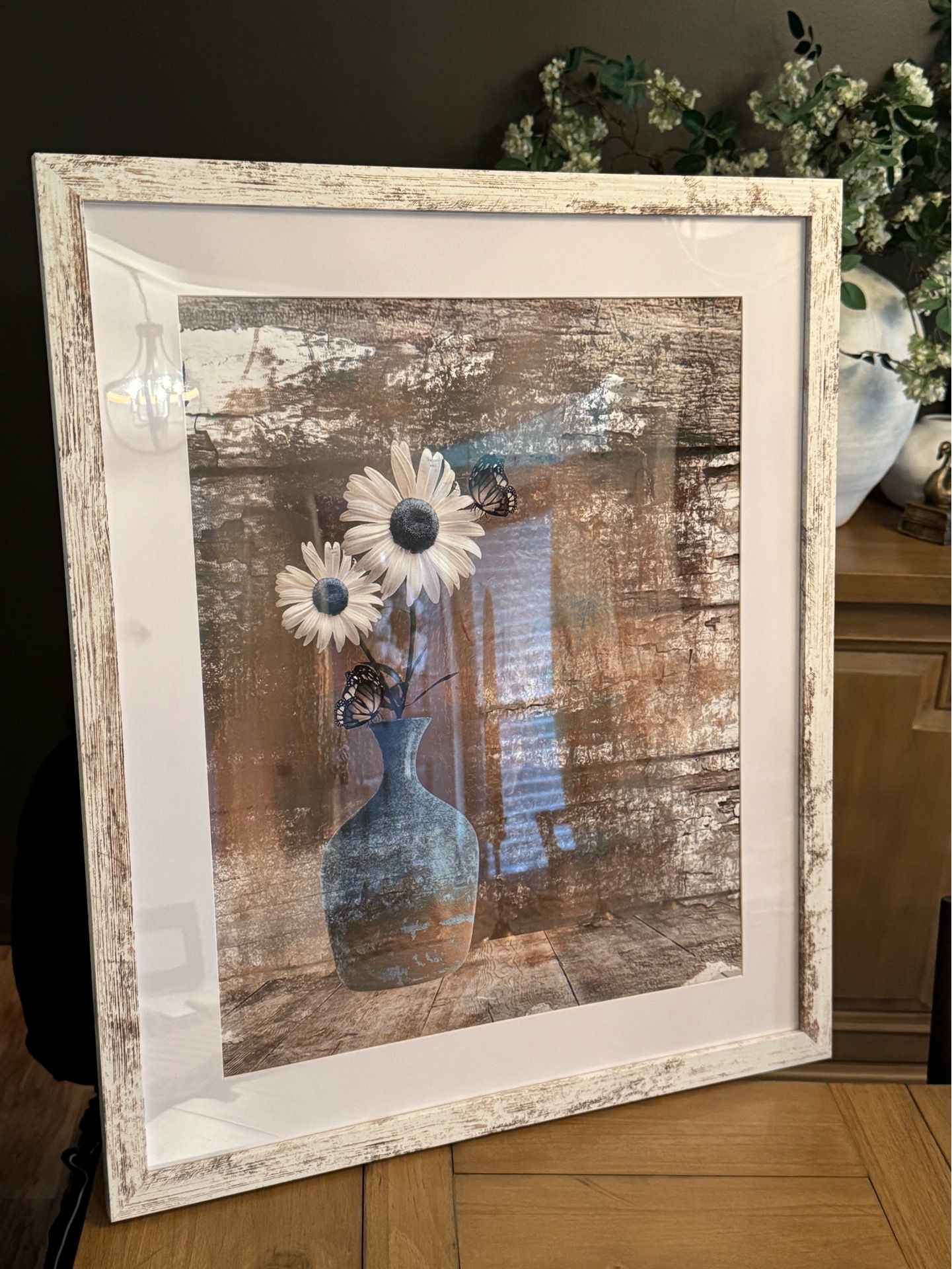 white wash frame with blue floral picture 21.5”x 25.5”