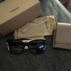 Burberry shades (Authentic)