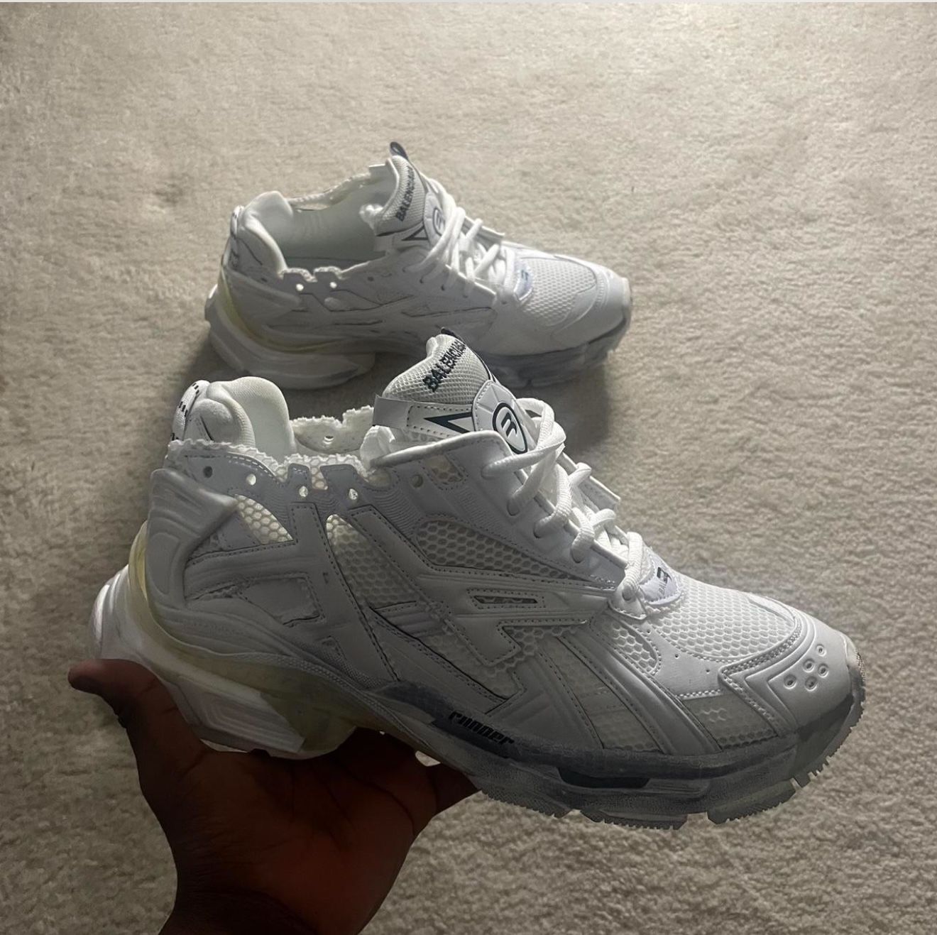 *****PRICE NEGOTIABLE**** Balenciaga Runners White