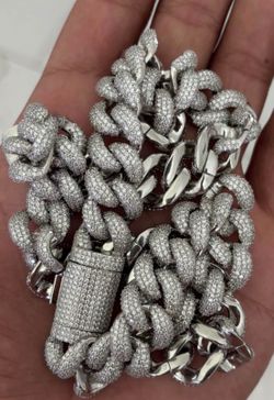 Heavy Cuban Moissanite chain