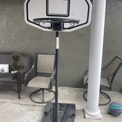 Basketball hoop/stand