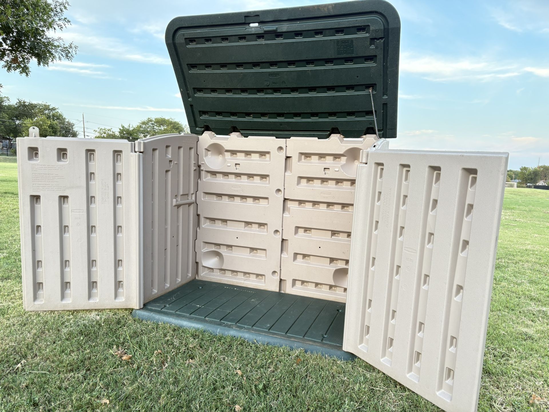 Rubbermaid Outdoor Resin Storage Garage Shed
