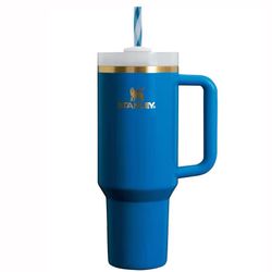 Stanley Flowstate Quencher 40oz Tumbler arctic twist blue
