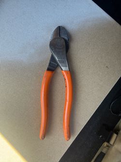 Klein cutters and knife