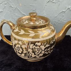 SADLER England Vintage Gold/Cream Earthenware Floral Teapot