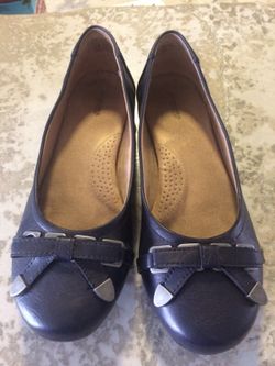 Size 7 navy blue women's flats
