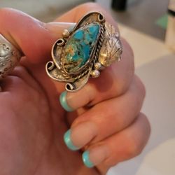 Vintage NAVAJO Sterling Silver Turquoise Ring