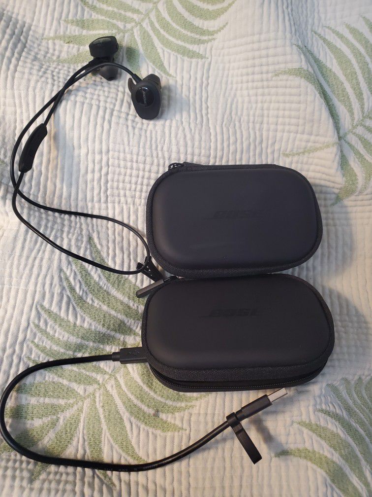 Bose Sound Sport Wireless Earbuds New $70
