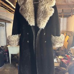 Woman Large Fur Fashion Coat 