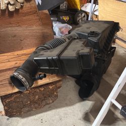 3rd Gen Tacoma Air cleaner Box W/New Filter