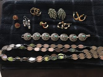 Assembly of jewelry