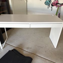 IKEA Micke Desk 55 7/8