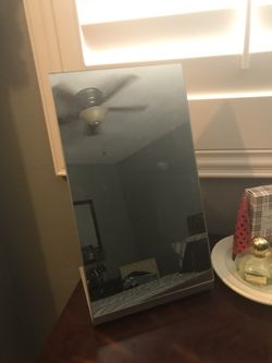 Vanity mirror