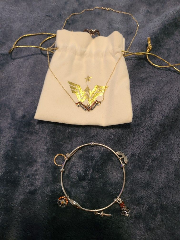 Wonder Woman Limited Edition Gold Set