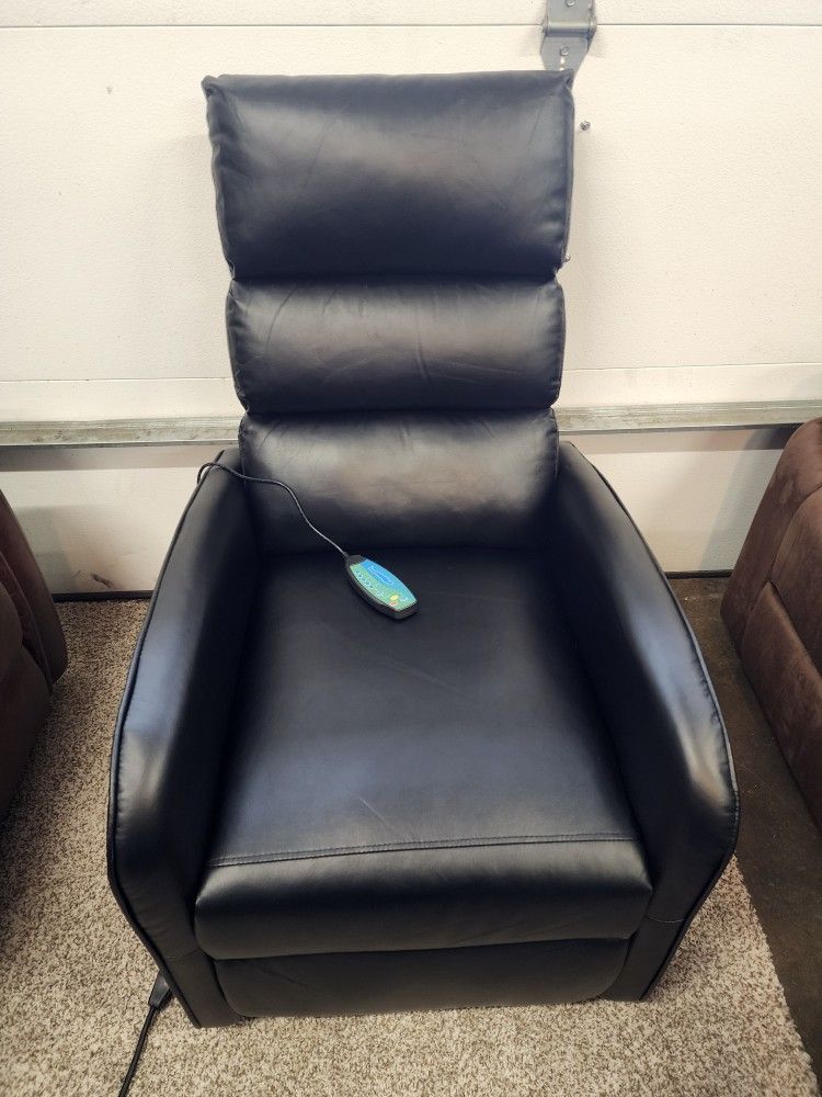 *** MASSAGE CHAIR ***