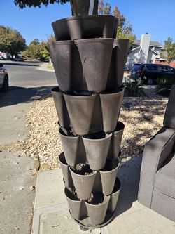 Greenstalk 5 tier. Deep pockets