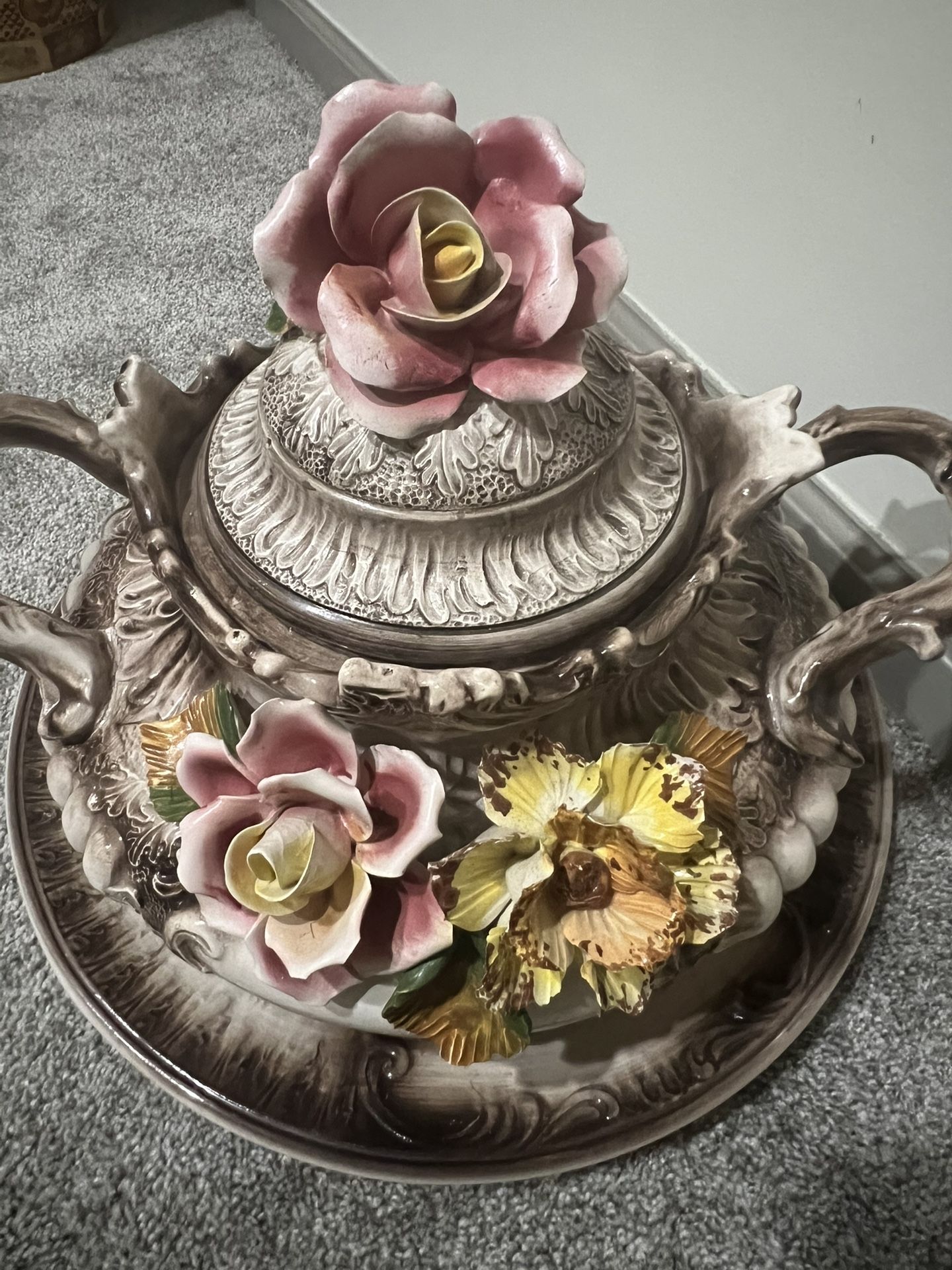 Capodimonte Porcelain Tureen 