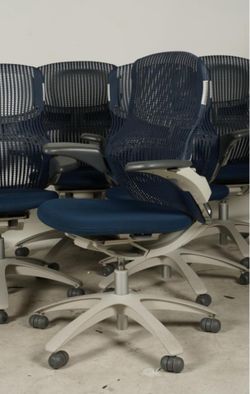 Knoll Generation Chair
