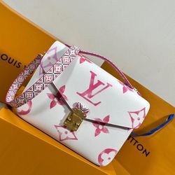 Louis Vuitton Pochette Metis Office Bag