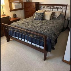 Queen wooden bed Set