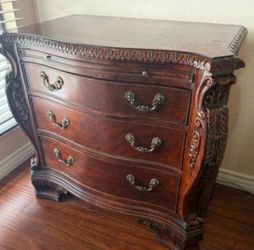 FREE VINTAGE Dresser Ornate Small Dresser / Bombe Chest, Solid Dark Wood, Very Nice