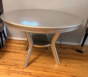 Furniture of America Glam 48-inch Wood Round Dining Table with Shelf