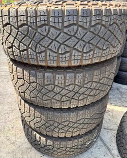 265 60 20 Goodyear tires Con 80% de Vida Las 4