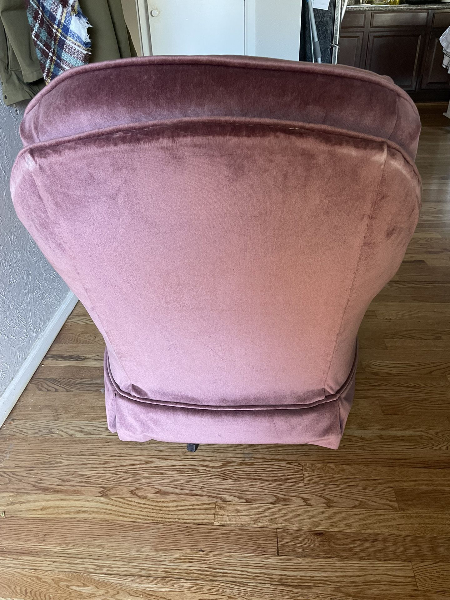 Vintage Pink Velvet Tufted Swivel Chair