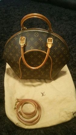 Authentic Louis Vuitton Crossbody Bag for Sale in Spring, TX - OfferUp