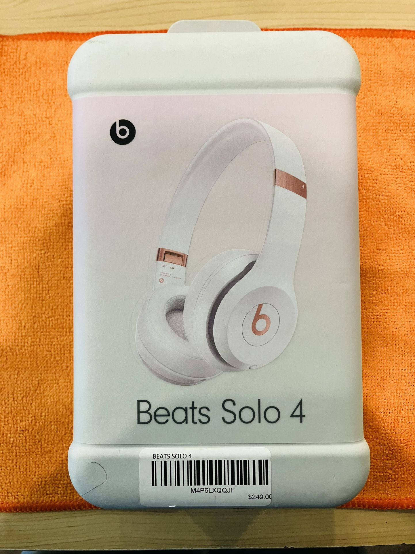 Beats Solo 4
