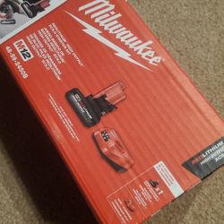 Milwaukee M12 Xc5.0 Battery And Charger Kit