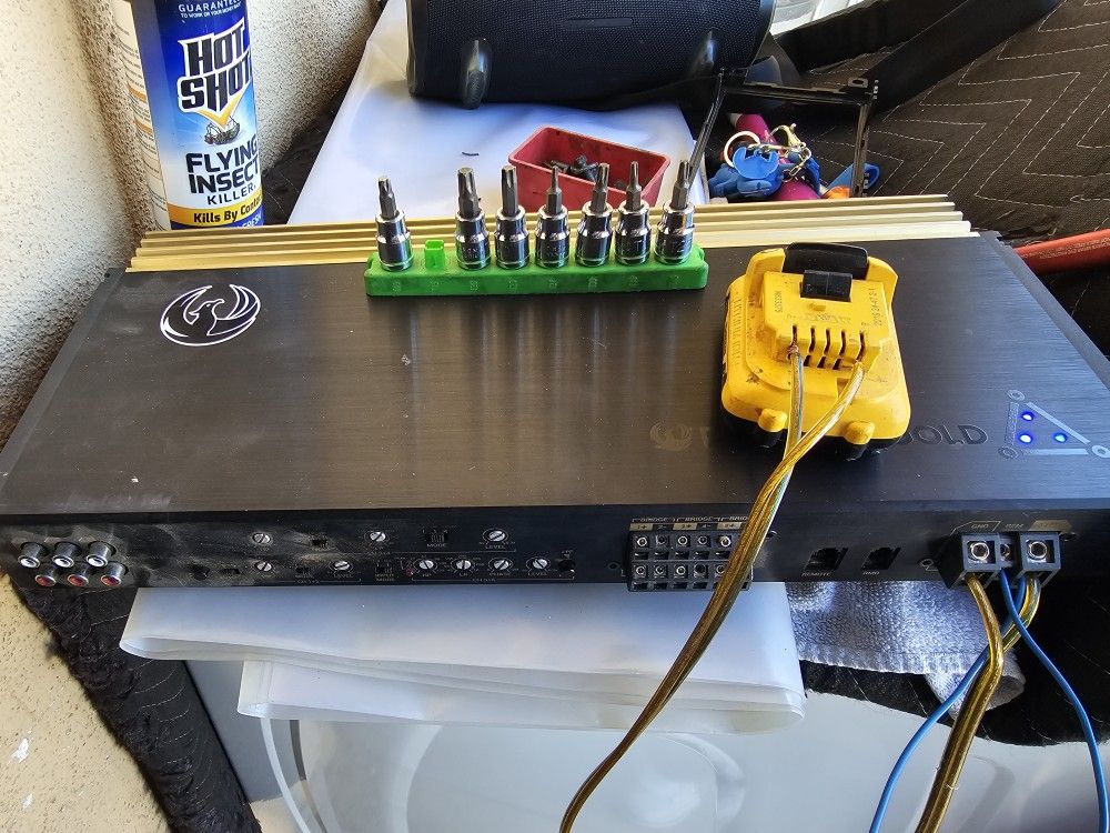 PHOENIX GOLD 6 CHANNEL AMPLIFIER USED GREAT CONDITION