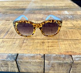 Le Specs Luna Way Leopard Tortoise Sunglasses 🕶️