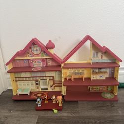 Bluey, Ultimate Lights and Sounds Playhouse, Includes Figures and Accessories,
