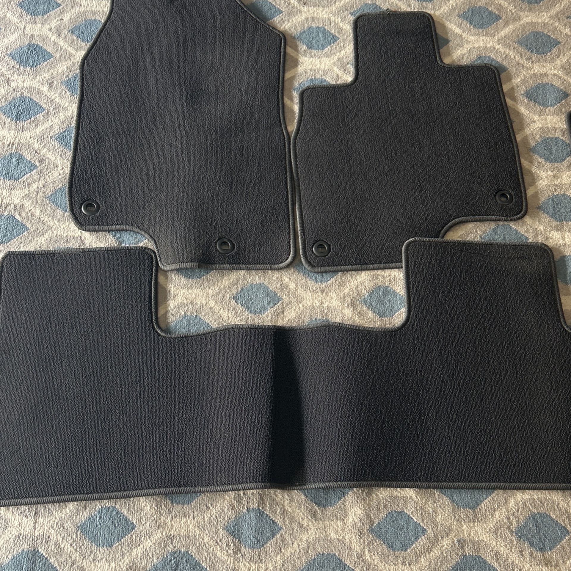 Acura RDX carpet Floor Mats Like New