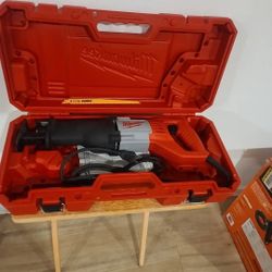 $80 PRICE IS FIRM, NO LESS. 
Milwaukee 6519-30 12 Amp SAWZALL Reciprocating Saw with Case