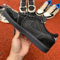 𝐎𝐧l𝐲 𝐫𝐞𝐩l𝐲 𝐨𝐧 𝐈G : 𝐓𝐎𝐏𝐤𝐢𝐜𝐤𝐬𝟒𝟒𝟒  

Jordan 1 travis scott black phantom