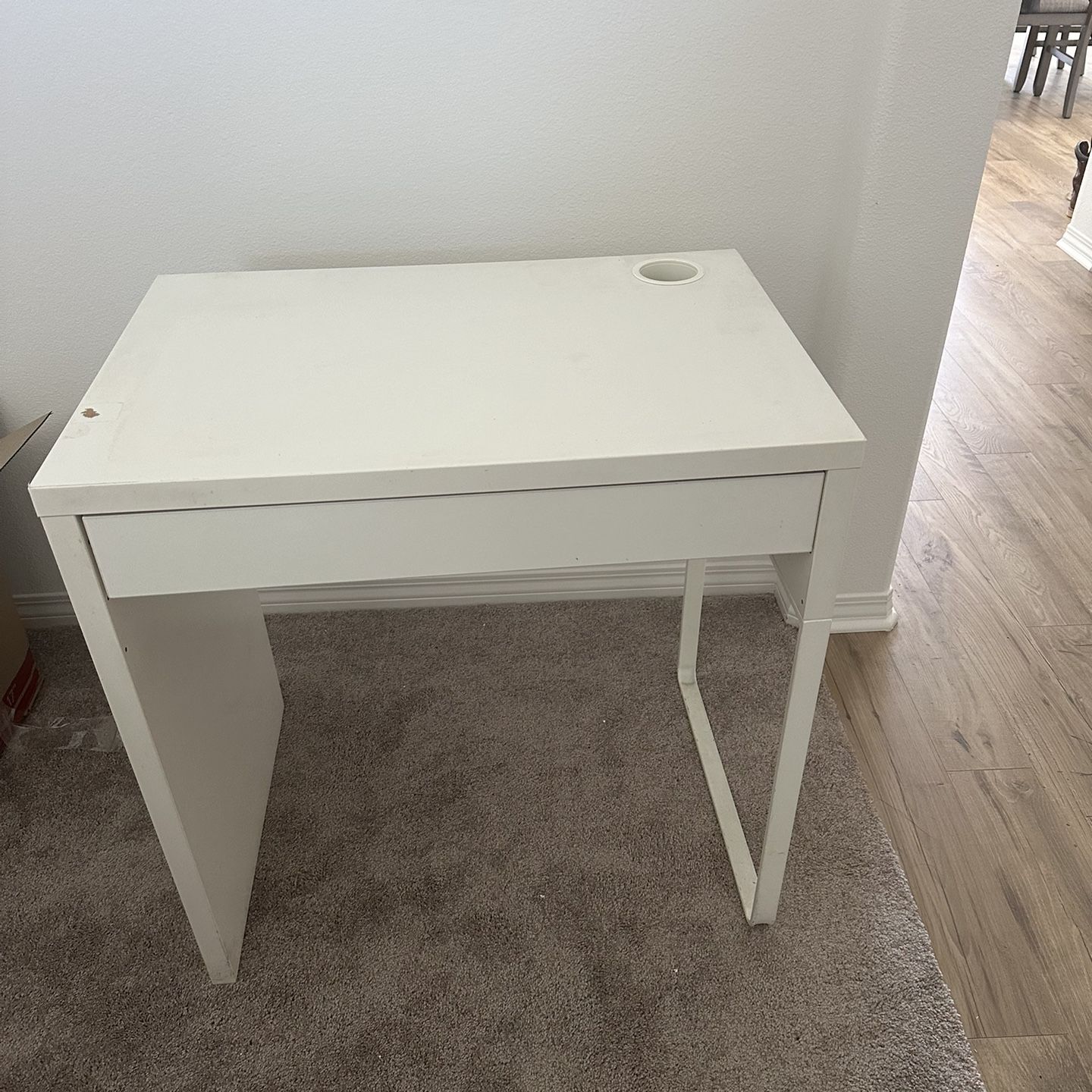 IKEA Micke Desk 