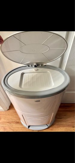Diaper Decor Hands-Free Diaper Pail – Great Condition