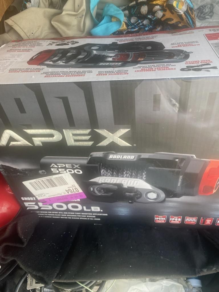 Badland Apex Winch Hitch 5500 Brand New