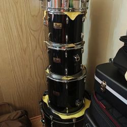 Pearl Forum Series Drum Set