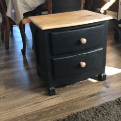 2-drawer Nightstand