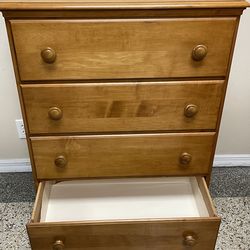 Maple Wood Chest dresser 43.5”H 4 Drawers 🚚 extra Cómoda