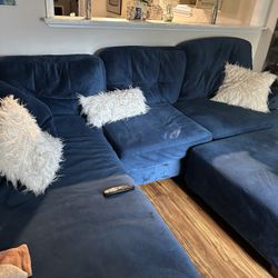 💥 Must Sell: Couch Set, Bed Frame, Microwave – Priced to Move!