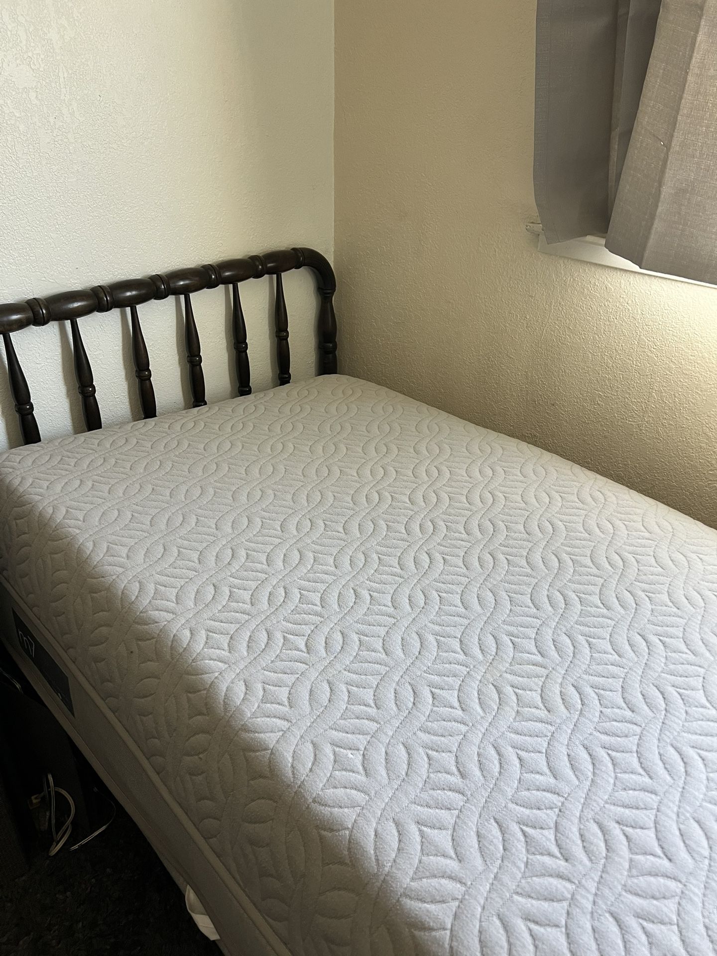 Sleep Number split King bed. M7 memory foam series